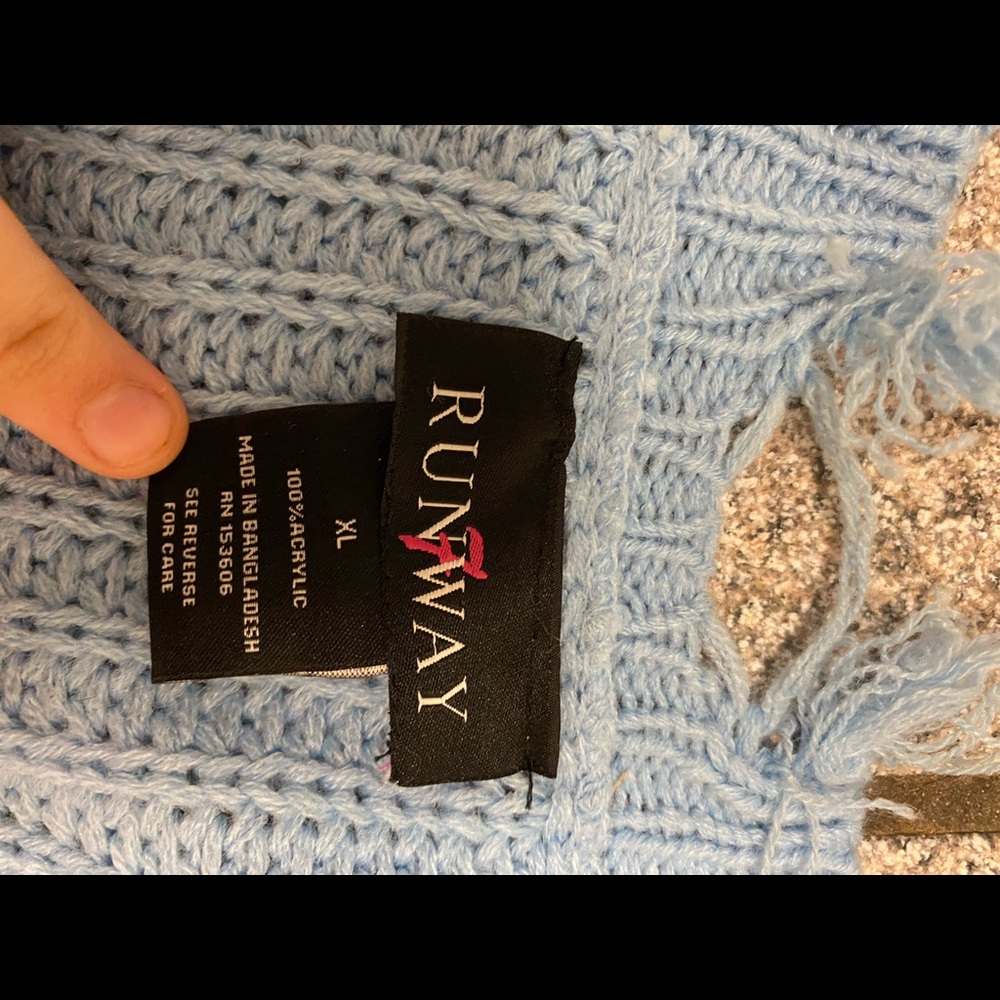 sweater - Picture 2 of 2